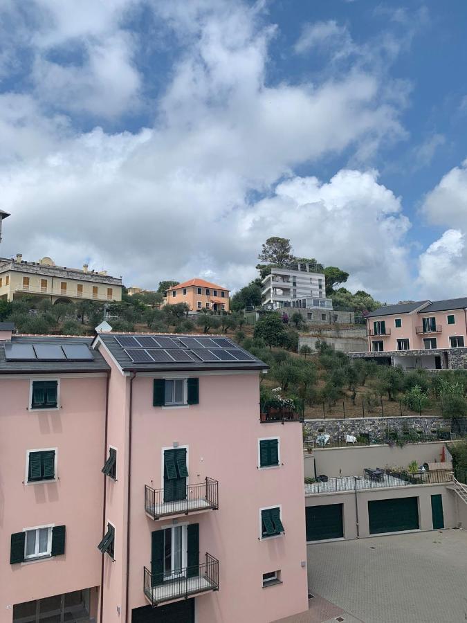 キアーヴァリTerrazza Sul Mare In Via Devotoアパートメント エクステリア 写真