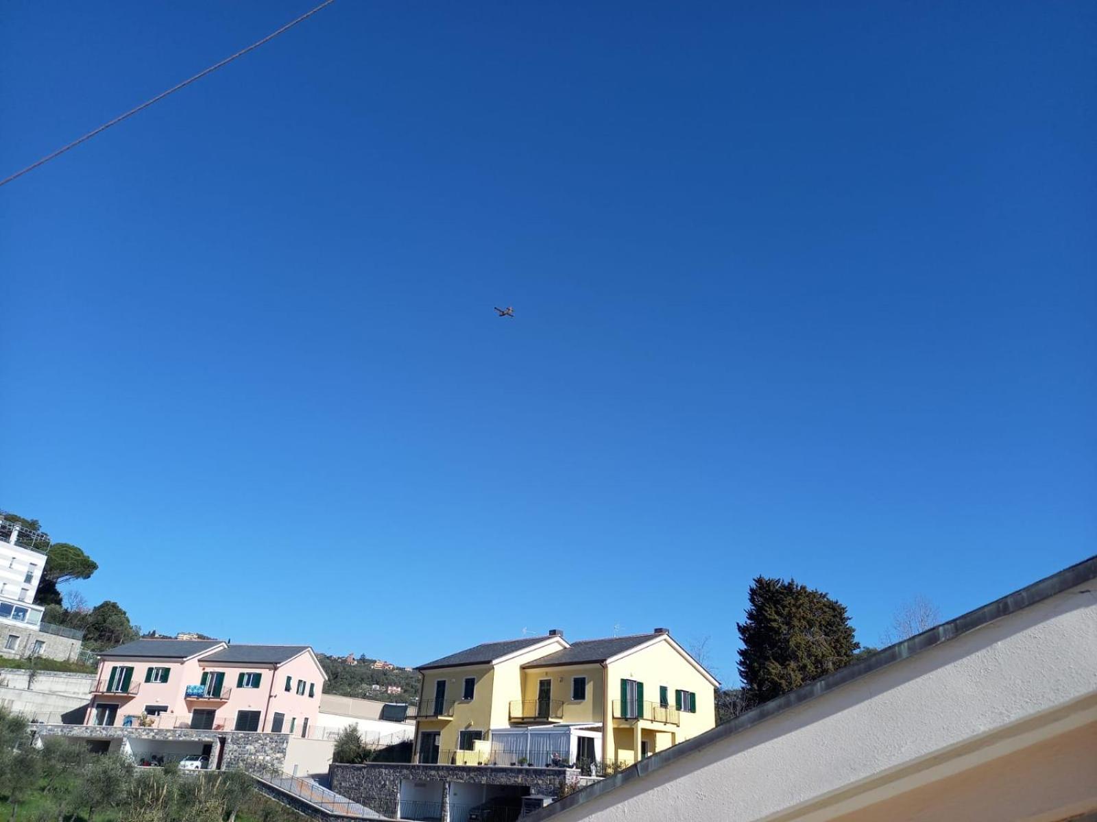 キアーヴァリTerrazza Sul Mare In Via Devotoアパートメント エクステリア 写真